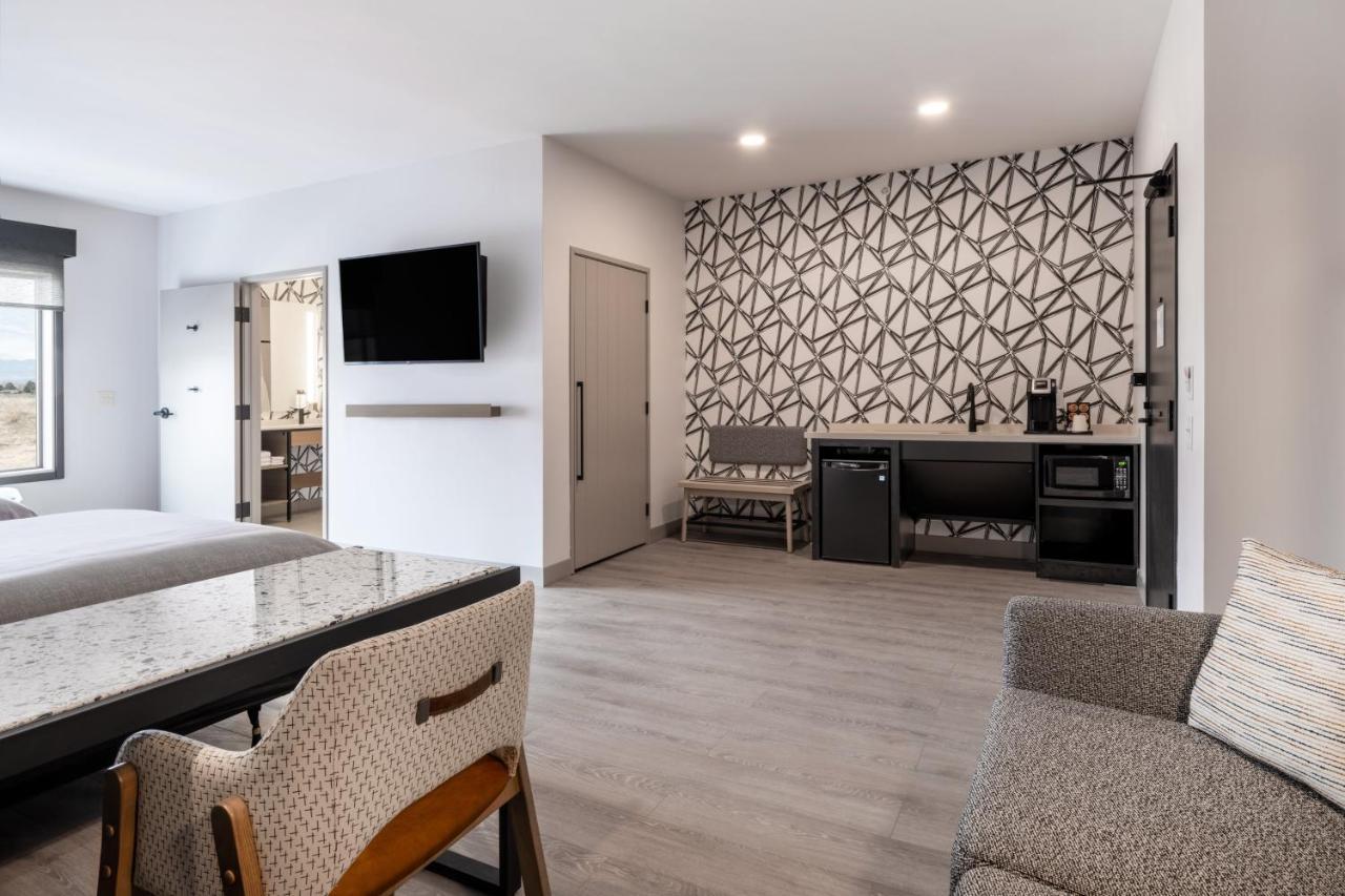 Atwell Suites - Denver Airport Tower Road By Ihg Extérieur photo